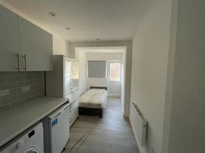Studio for rent in Dollis Hill, NW London Main Photo