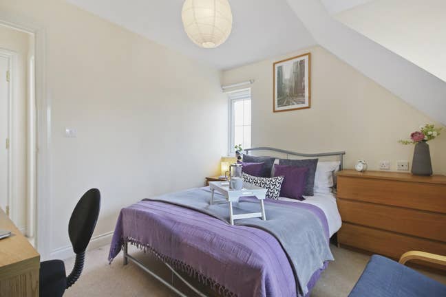 Lovely double en suite ideal for Rotherwas & City Main Photo