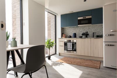 Air-conditioned boutique, all bill included Main Photo