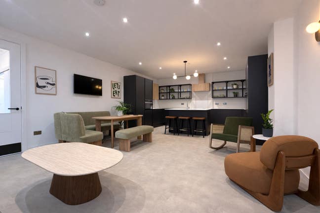 On-site Gym🤎Bills Incl🤎Spacious Premium Suites Main Photo