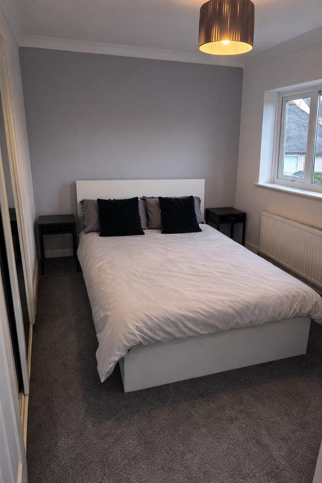 Comfortable double room in a peaceful home. Main Photo