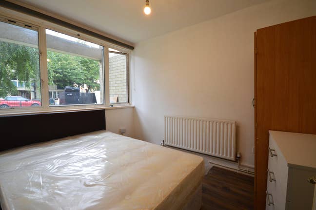 Double Room to Rent in Shared House - E1 Main Photo