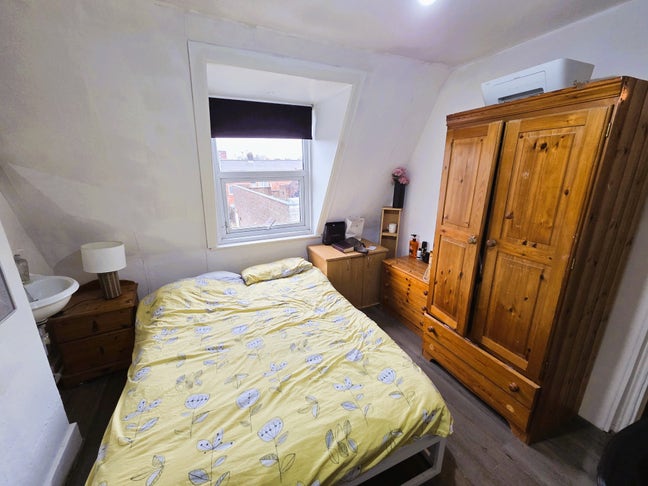 Longstone Road, Eastbourne | Double Room Main Photo