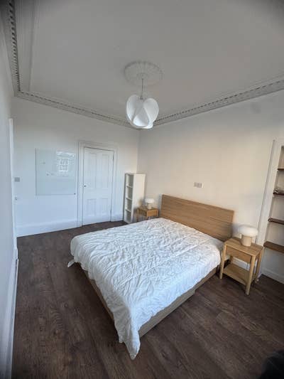 Large Double + Private Side Room in Marchmont Main Photo
