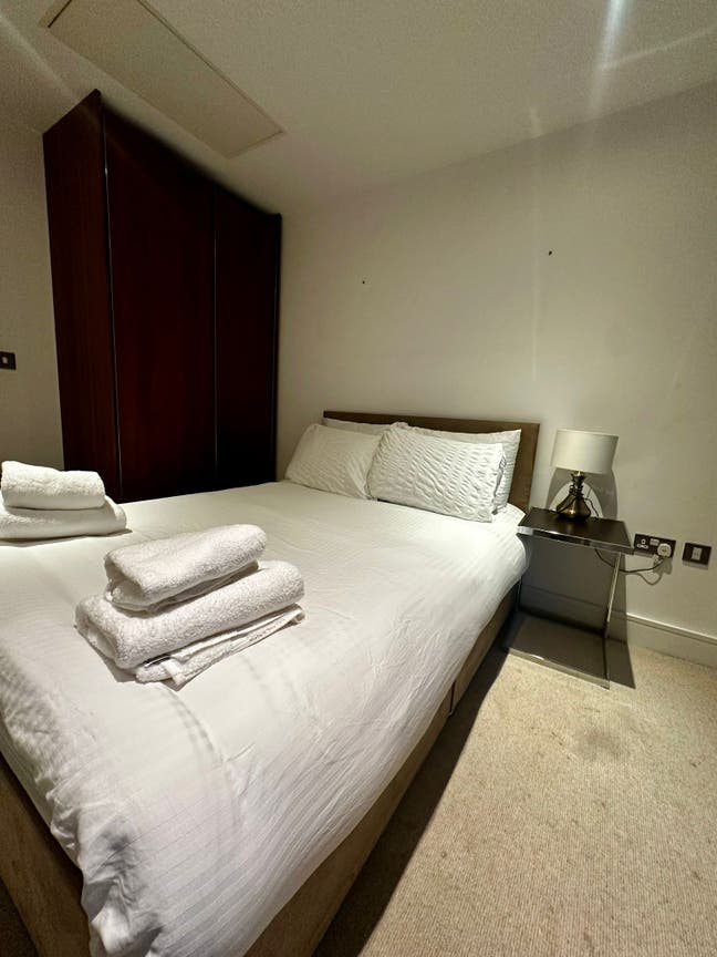 1 minute from Lewisham station Main Photo