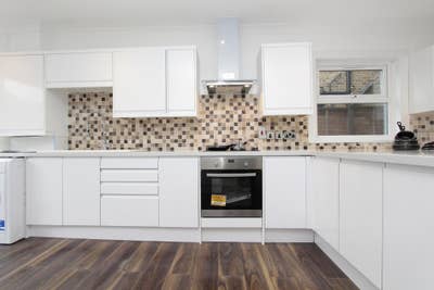 ⚡ Overground & Victoria Park! Room in Hackney ⚡ Main Photo