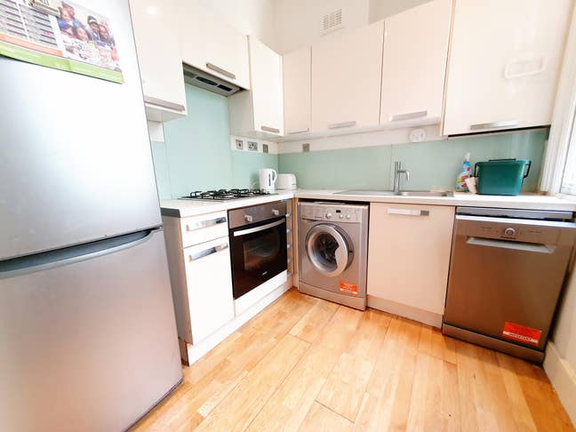 Beautiful 2 bedroom property in Camden Main Photo