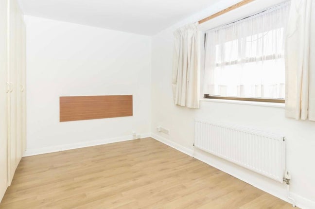 A new Studio flat for rent in Finchley Central Main Photo