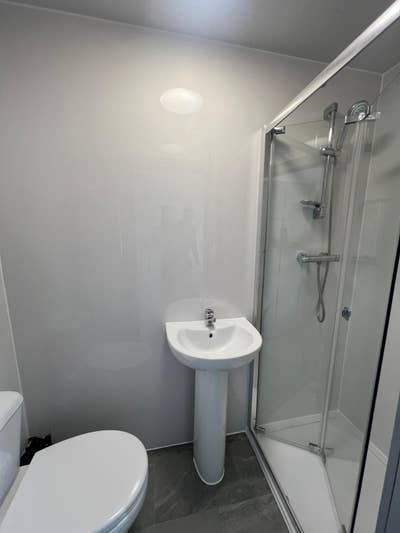 Studio Flat in Harrow HA14XG Main Photo