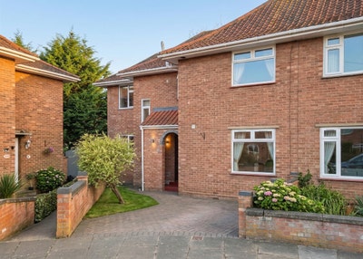 Double Room in NR1 - Walking distance to city Main Photo