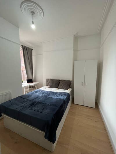 Spacious Single Room in Modern Bright House Main Photo