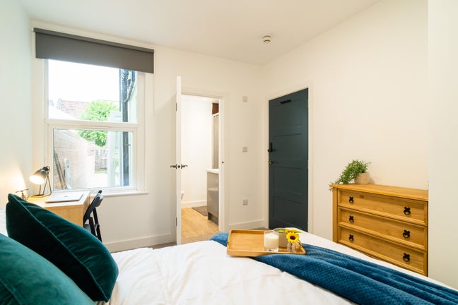 ✨ Luxury Ensuite - Prime BS3 - Quiet Road 🌇 Main Photo