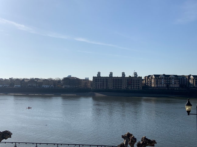  Spacious dbl Room, River Views near Canary Wharf Main Photo