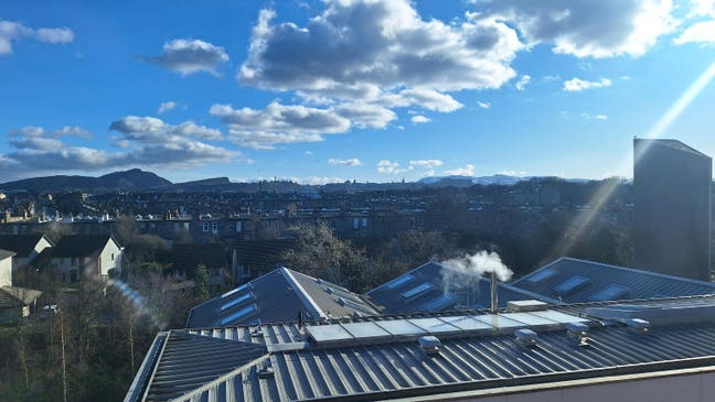 Double bed in 2 bed flat with amazing view!        Main Photo