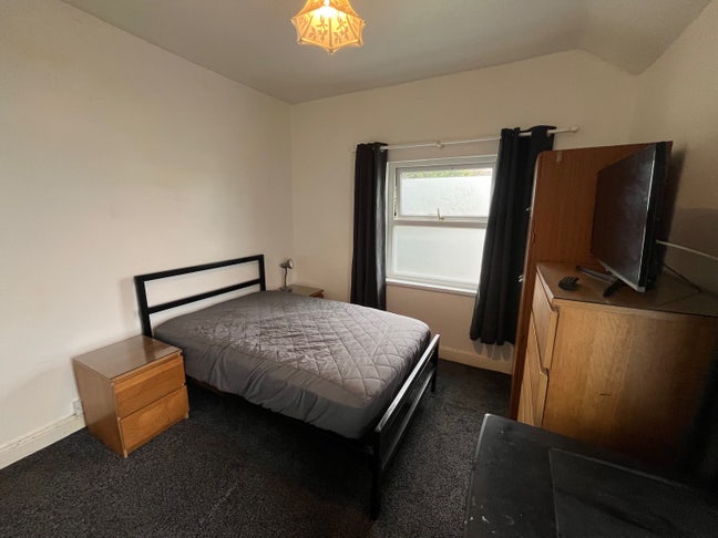 Town centre room Bridgend  Main Photo