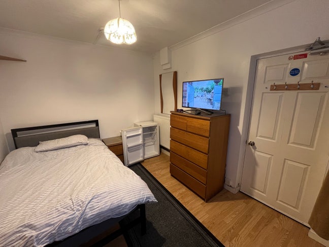 Room rent Bridgend town centre  Main Photo