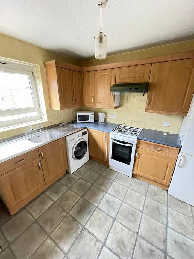 Double Room in a Prime Location of E3  Main Photo