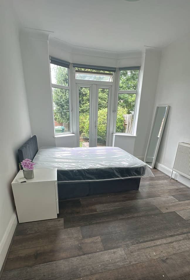 FurnishDouble Rooms to Rent  Hendon NW4 Bills incl Main Photo