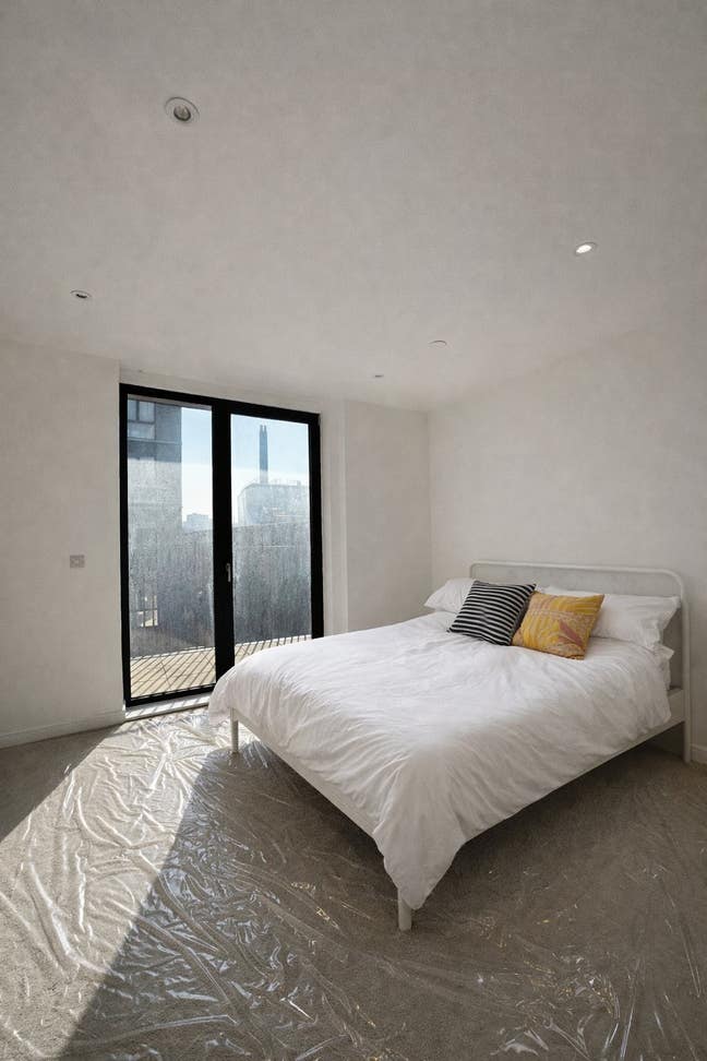 One Bed Flat in a New Building   Main Photo