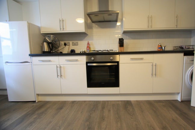 First Floor Studio in Wimbledon*Couple Allowed* Main Photo