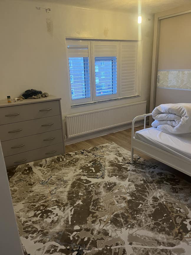 Large Double Room – Shared Kitchen & Bathroom Main Photo