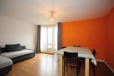 Spacious 2 Bed Maisonette with BIG living room  Main Photo