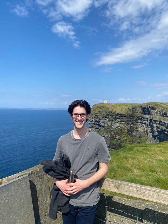 Looking for a room from end March/early April Main Photo