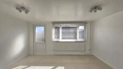 3/4 Bed Ground floor maisonette Close to Stratford Main Photo