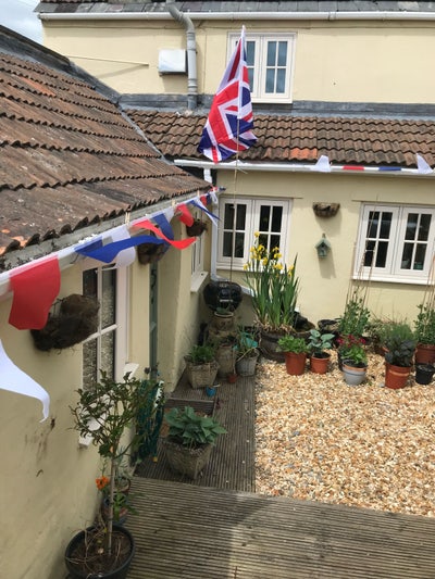 Double Bedroom & Bathroom SN11  Main Photo