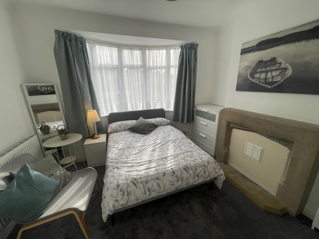 Lovely Room for rent - Northolt   Main Photo