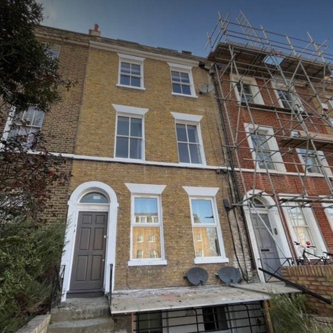 Townhouse apartment with garden Main Photo