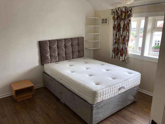 Furnished bedroom in Wandsworth near tube Main Photo