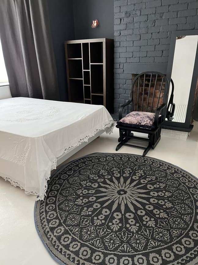 Large bright clean room available NOW Derby Main Photo