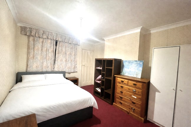 2 Double Rooms  Rent  at  Harrow,   HA2 8LH Main Photo