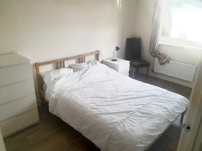 Modern Spacious Double Room Main Photo
