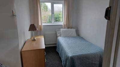 Beautiful  Single  room in Lovely  4 bed house   Main Photo