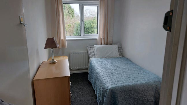 Beautiful  Single  room in Lovely  4 bed house   Main Photo
