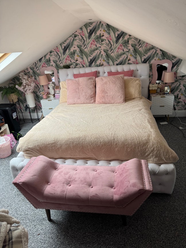 Double room preferably for female  Main Photo
