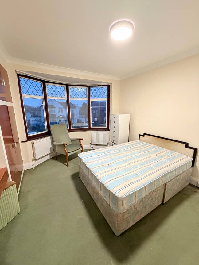 Large double room in Norbury Main Photo