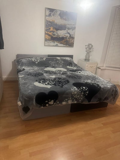 &pound;650 Singles/&pound;800 Couples Main Photo