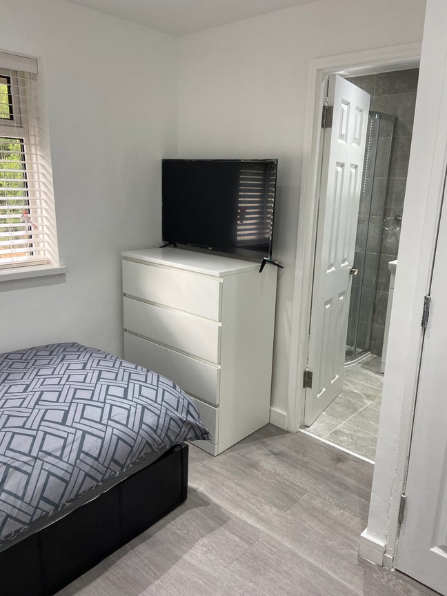 Premium Luxury Occupancy Ensuite with Smart Tv Main Photo