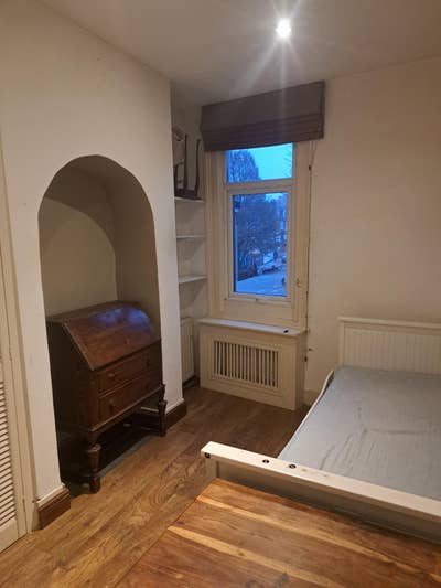 Lovely room in residential area Main Photo