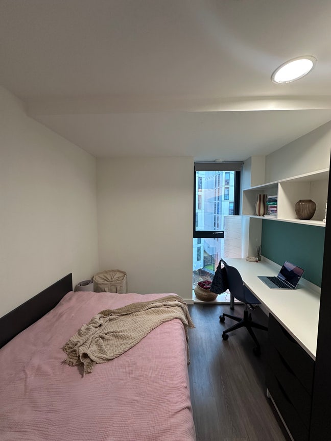 Wembley – quiet ensuite room (students only) Main Photo