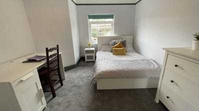 Student Only – &pound;100pw Double Room|Tenancy Takeover Main Photo