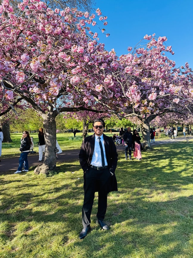 Looking for single room. Main Photo