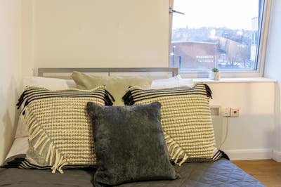 September 2026/27 | Bills Included | Silver Ensuit Main Photo