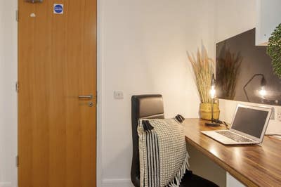 September 2026/27 | Bills Included | Bronze 3 Bedr Main Photo