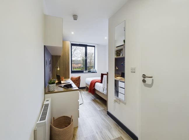 September 2026/27 | Bills Included | Bronze Ensuit Main Photo