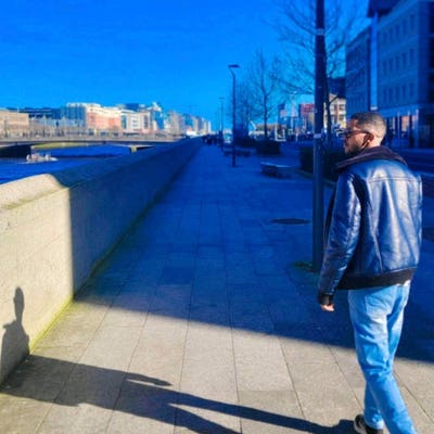 Professional Male seeks a single or double room Main Photo