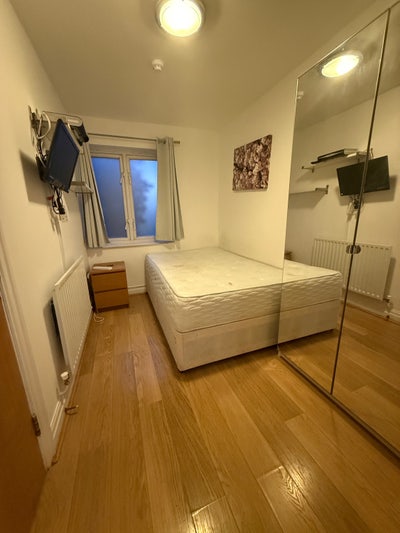 🏡Cozy En-Suite Room near Island Gardens-bills inc Main Photo